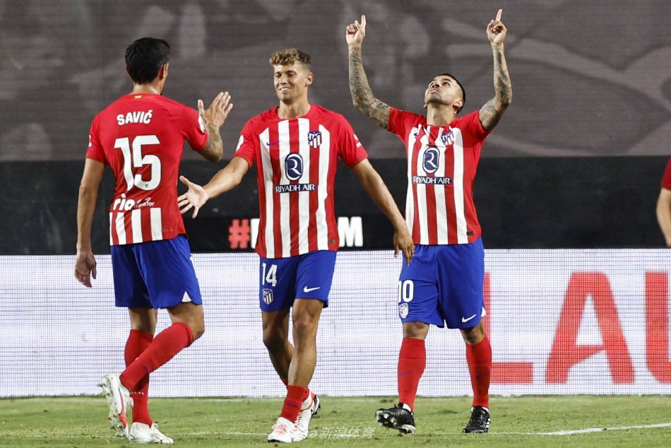 激烈议论 激烈议论