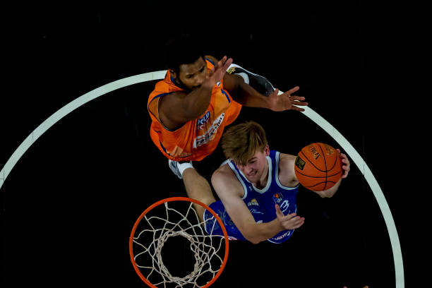 人主场稳固 人主场稳固